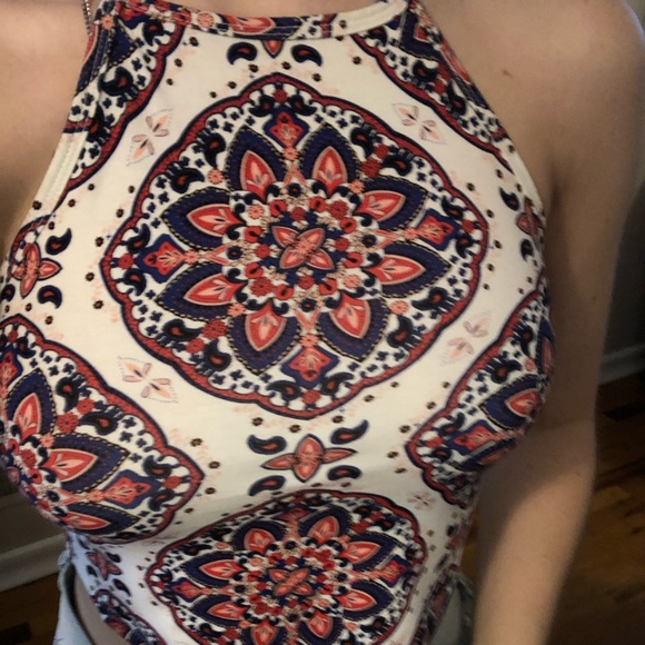 Crop top - Picture 2 of 2